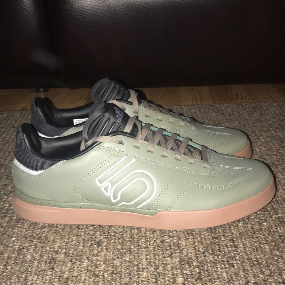 Adidas Sleuth DLX